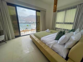 Marina & Mountain View 4BR Private Villa - 3
