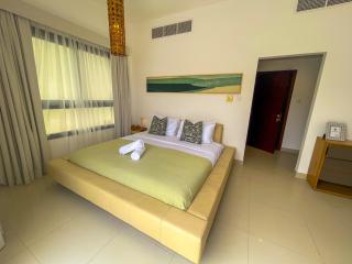 Marina & Mountain View 4BR Private Villa - Fujairah - 4