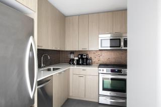 Tribeca Studio w Great views Indoor pool NYC-38 - New York - 5