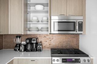 Tribeca Studio w Great views Indoor pool NYC-38 - New York - 4