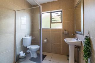 Riverview Beach House - East London - 7