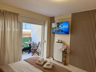 Bright Balcony by Acropolis - Atene - 7