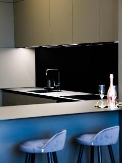 Luxury City-Center Apartment in Bratislava - Parking Included - Bratislava - 7