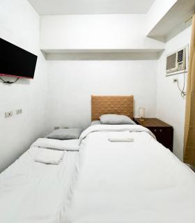 Convertible Solo Budget Studio in Salcedo Village - Manila - 5