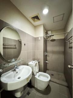 Convertible Solo Budget Studio in Salcedo Village - 4