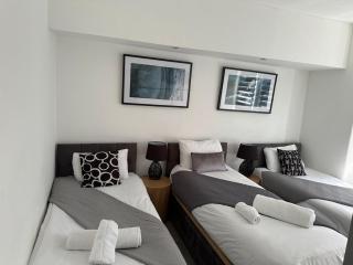 Charming 3-Bedroom Watford Flat, Sleeps 8 - Market St - 8