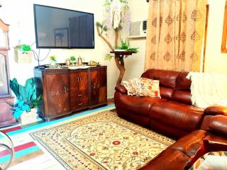 Rosewood Cottage -Entire 2 bedroom home with Netflix & WiFi - Tambo - 6