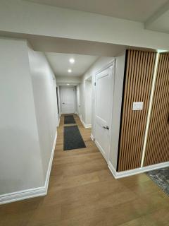 2 BR Private Basement Suite | Minutes from YYZ - 9