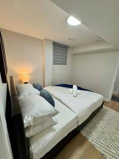 2 BR Private Basement Suite | Minutes from YYZ - 6