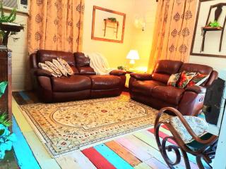 Rosewood Cottage -Entire 2 bedroom home with Netflix & WiFi - Tambo - 5