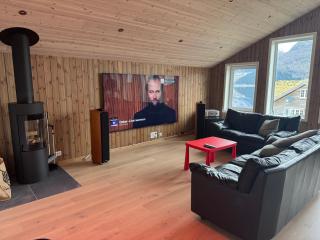 Living in a Nikolai Astrup motif 96m2 - Vassenden - 3