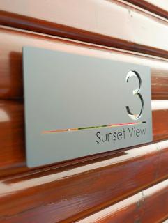 Cosy Lakeside Lodge - Water Views - Min 3 Night Stay - Dunning - 2