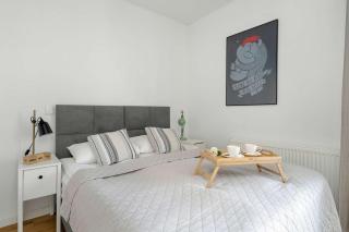 Elegant Very Berry Studios with Parking and Balcony by Noclegi Renters - Posen - 9