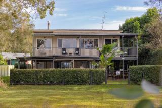Lake House Studio - A Peaceful Waterfront Hideaway - Karraganbah - 4
