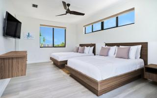 Sunny Bay Estate Villa 4 Bedroom Waterfront - Providenciales - 9