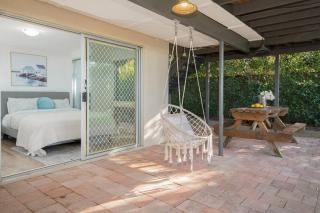 The Lake Haus - Spacious Waterfront Escape with Pool - Karraganbah - 6