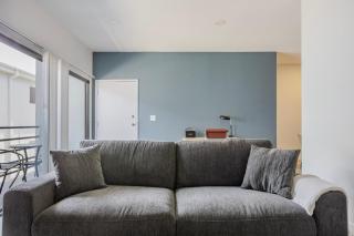 Blueground Melrose fireplace nr Griffith Park LAX-1382 - Los Angeles - 9