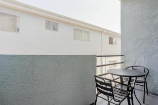 Blueground Melrose fireplace nr Griffith Park LAX-1382 - 7