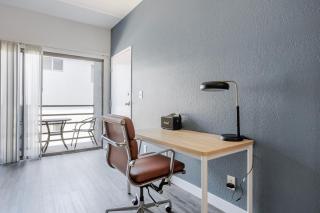 Blueground Melrose fireplace nr Griffith Park LAX-1382 - Los Angeles - 6