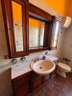 Cozy Orange Room in Old Factory - Monte Molino - 3