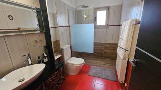 Spacious 5 bedroom Villa with 2 swimming pools - Polemi - 9
