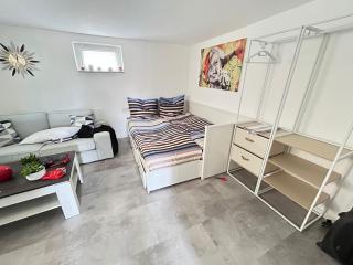 Zwei Zimmer Wohnung Nah Flughafen Messe - Filderstadt - 0