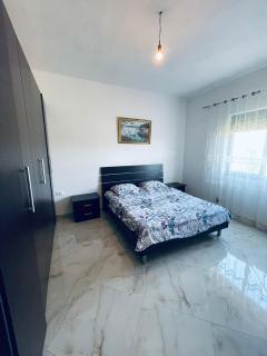 Leo House - Shijak - 2