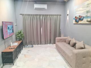 10pax BAYU BEACH, SEASIDE, WATERSPORT, Pool, Bbq, Wifi, 50"TV - Port Dickson - 7