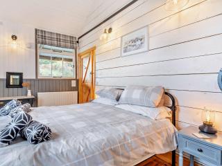 2 Bed in Pantygelli BN246 - Abergavenny - 1