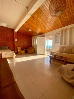 Gregory's House - Avia - 7