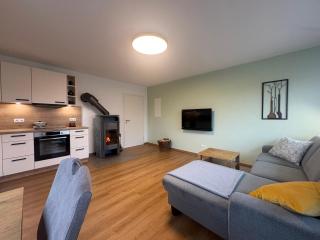 Kamin-Apartment Bodanum mit eigener Terrasse - naturnahe Ortsrandlage - VDSL - 10 min zum Nürburgring - Bodenbach - 0