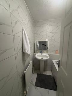 the little house - South Norwood - 6
