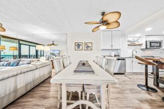 Updated direct oceanfront condo with large private balcony and a beachfront pool - 3