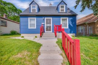 7 Mi to Historic Third Ward Home in Lincoln Park! - Milwaukee - 9