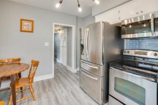 7 Mi to Historic Third Ward Home in Lincoln Park! - Milwaukee - 3