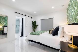 PS5 Container Home Big Backyard Cornhole - 7