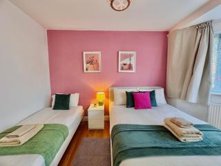 Modern 1-Bed Apt 30min to Central London & Parking - 4