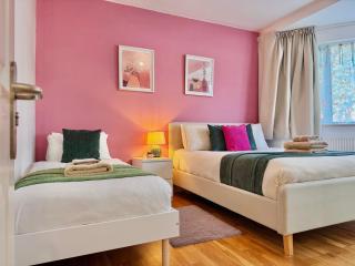 Modern 1-Bed Apt 30min to Central London & Parking - 0