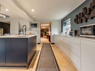 3 Bed in Tenby 94186 - Saint Florence - 1