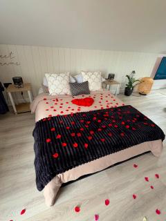 Lorraine's Loft - Cookstown - 1