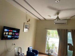 1 Independent spacious Room with attached bath and a store - Dargai - 0