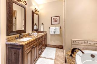 KBM Resorts Vintage on the Strand Multi Unit Listing Ski-inSki-out Hot Tub Walk to Canyons Village VIN-1417 - Park City - 3