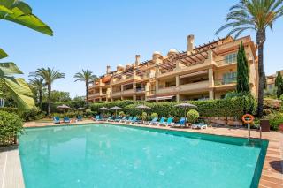 2 bed apartment Los Flamingos - Estepona - 1