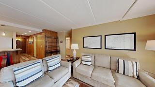 Updated 2 Bdrm Condo with Shared Hot Tub - 7