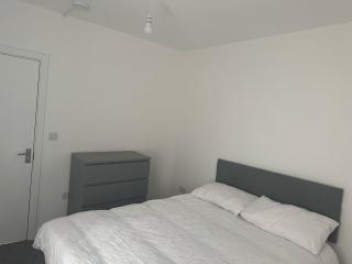 Cosy & Modern 2-Bedroom Flat - Derby - 3