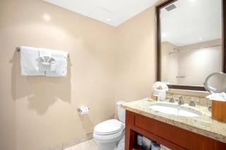 KBM Resorts Spacious 4-Bedroom Honua Kai Collection Multi Unit Listing Same Floor Ocean Views 2 Free Rental Cars HKH-52429 - 4