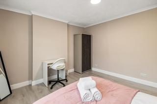 Spacious 5 Bed house Waltham Abbey With Garden - Waltham Holy Cross - 8