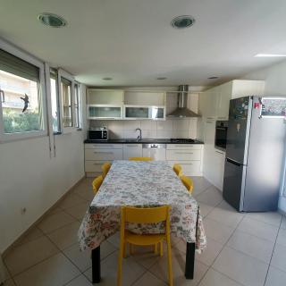 Great apartment for 5 near city center - 0