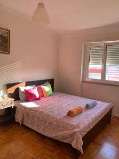 Quarto ao lado do Expor - Bicas - 0