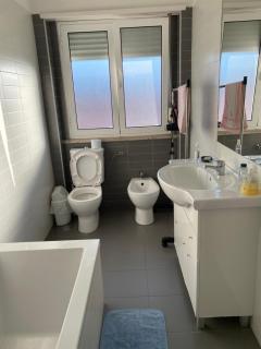 Quarto ao lado do Expor - Bicas - 2
